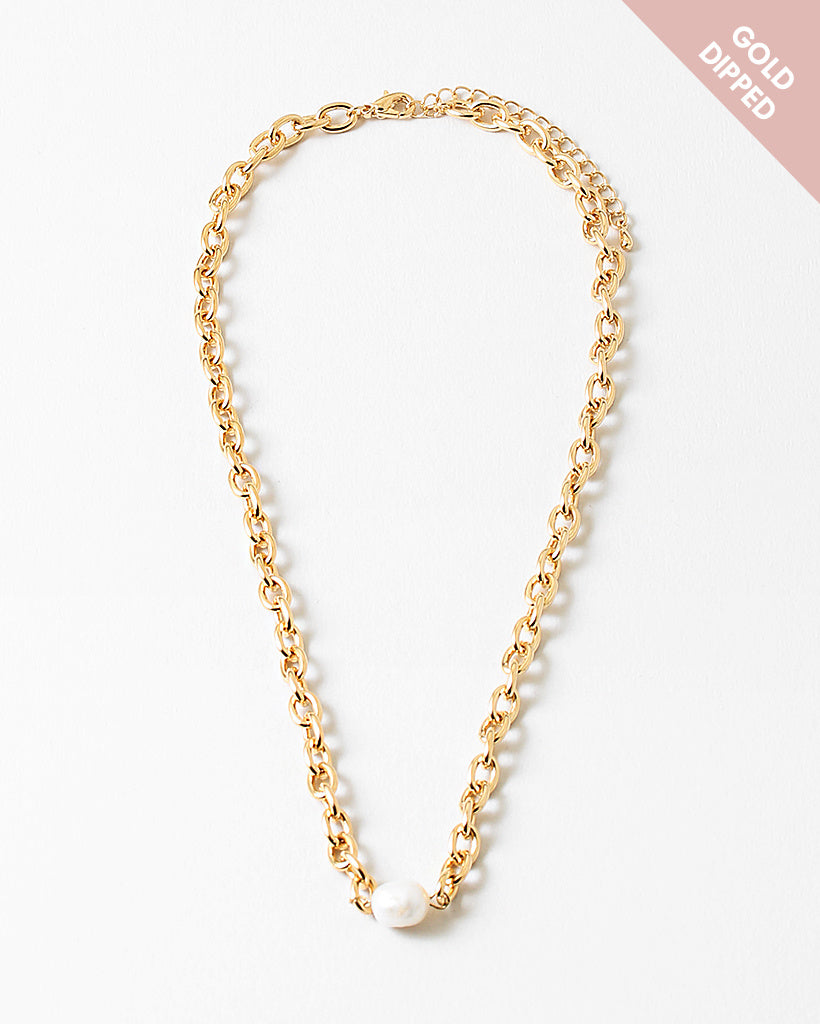 Olivia pearl necklace
