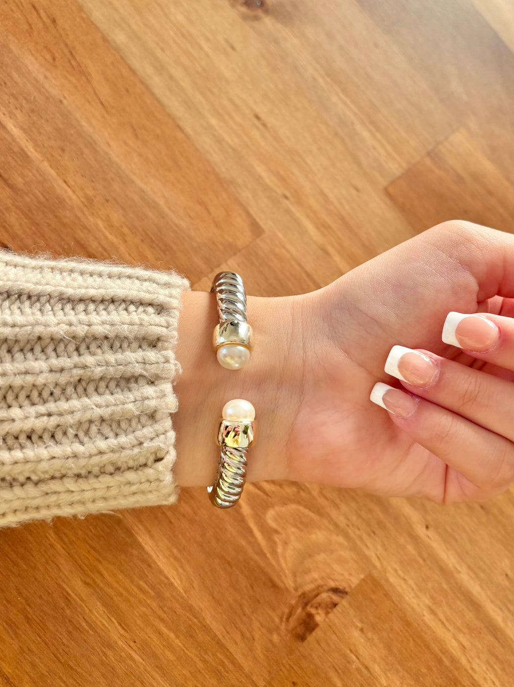 Presley pearl bracelet