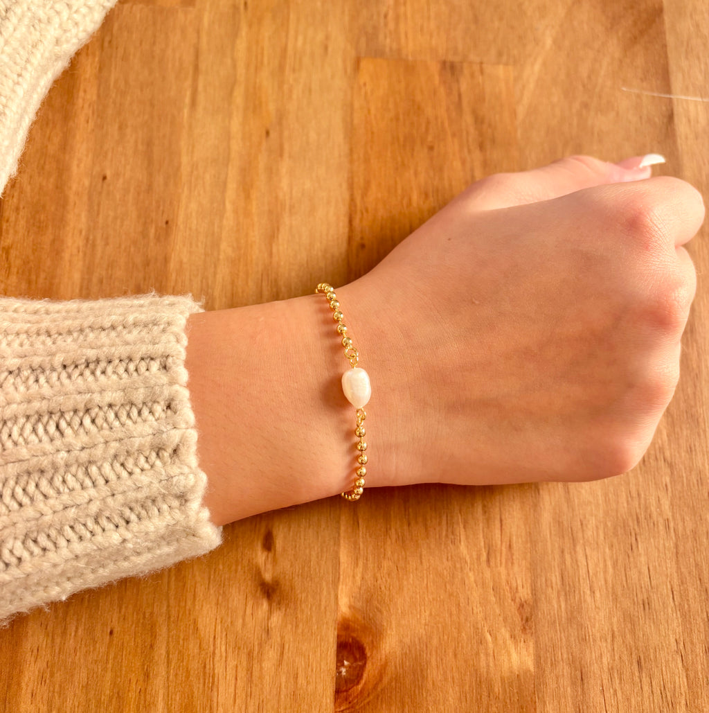 Pearl gold beaded bracelet
